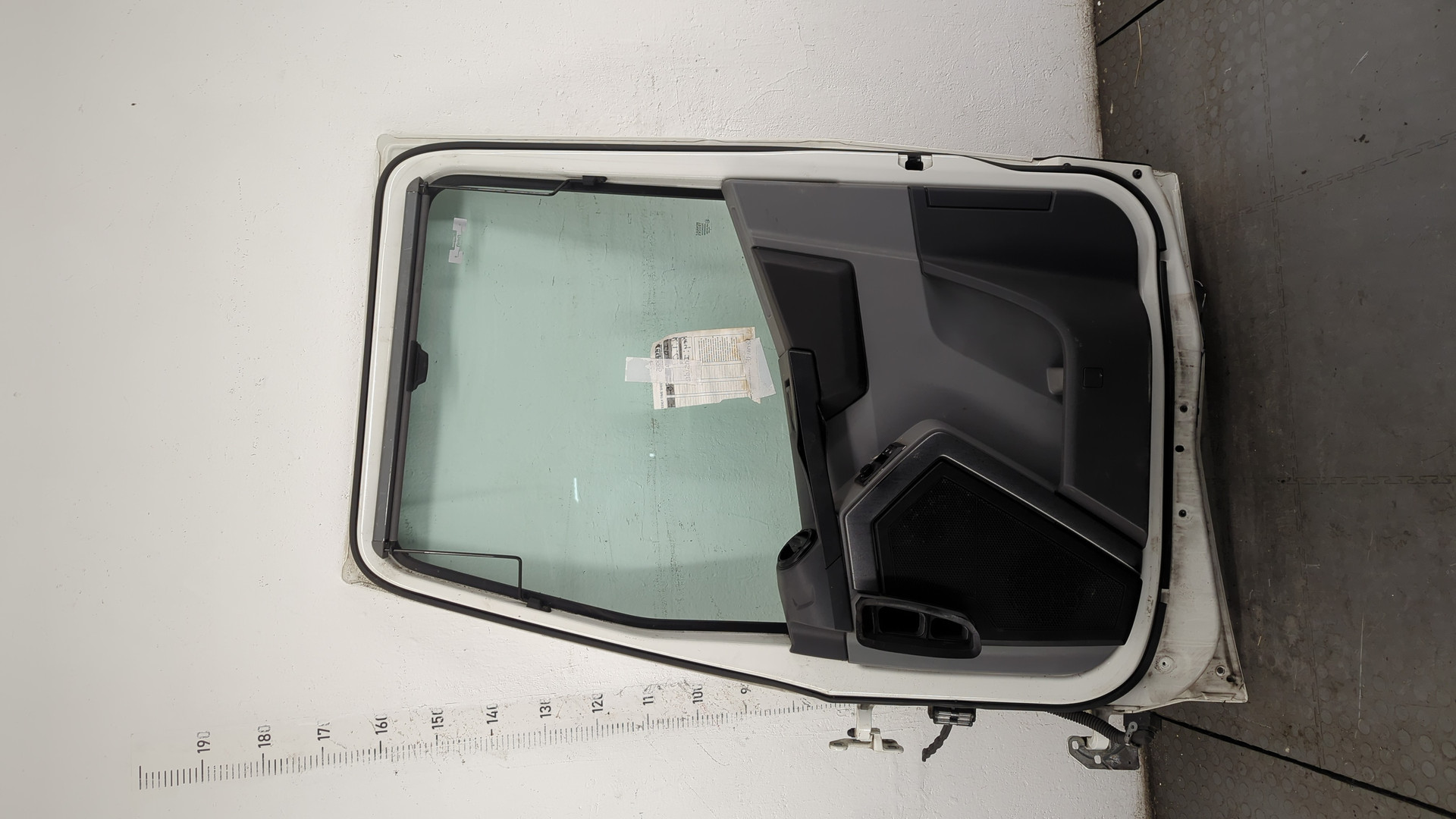 Дверь передняя правая