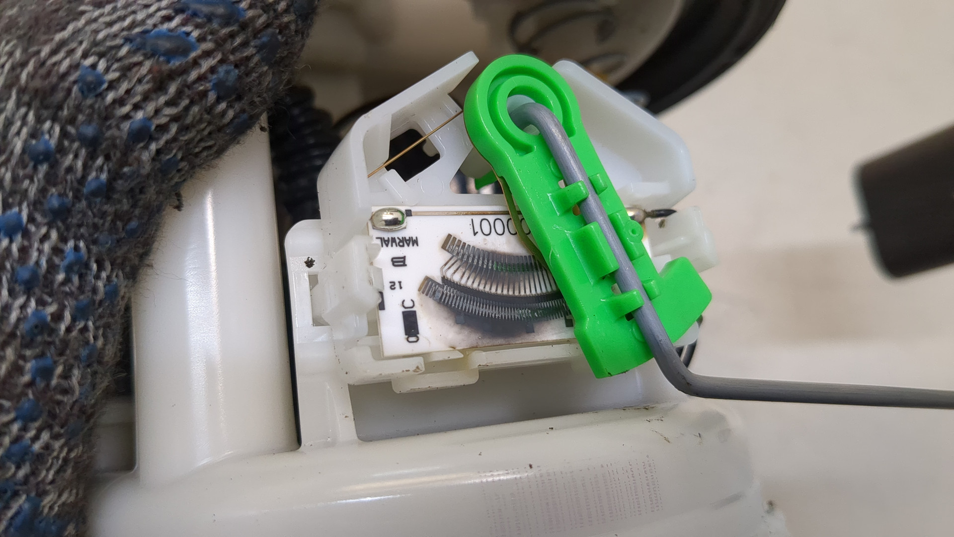 Насос топливный электрический