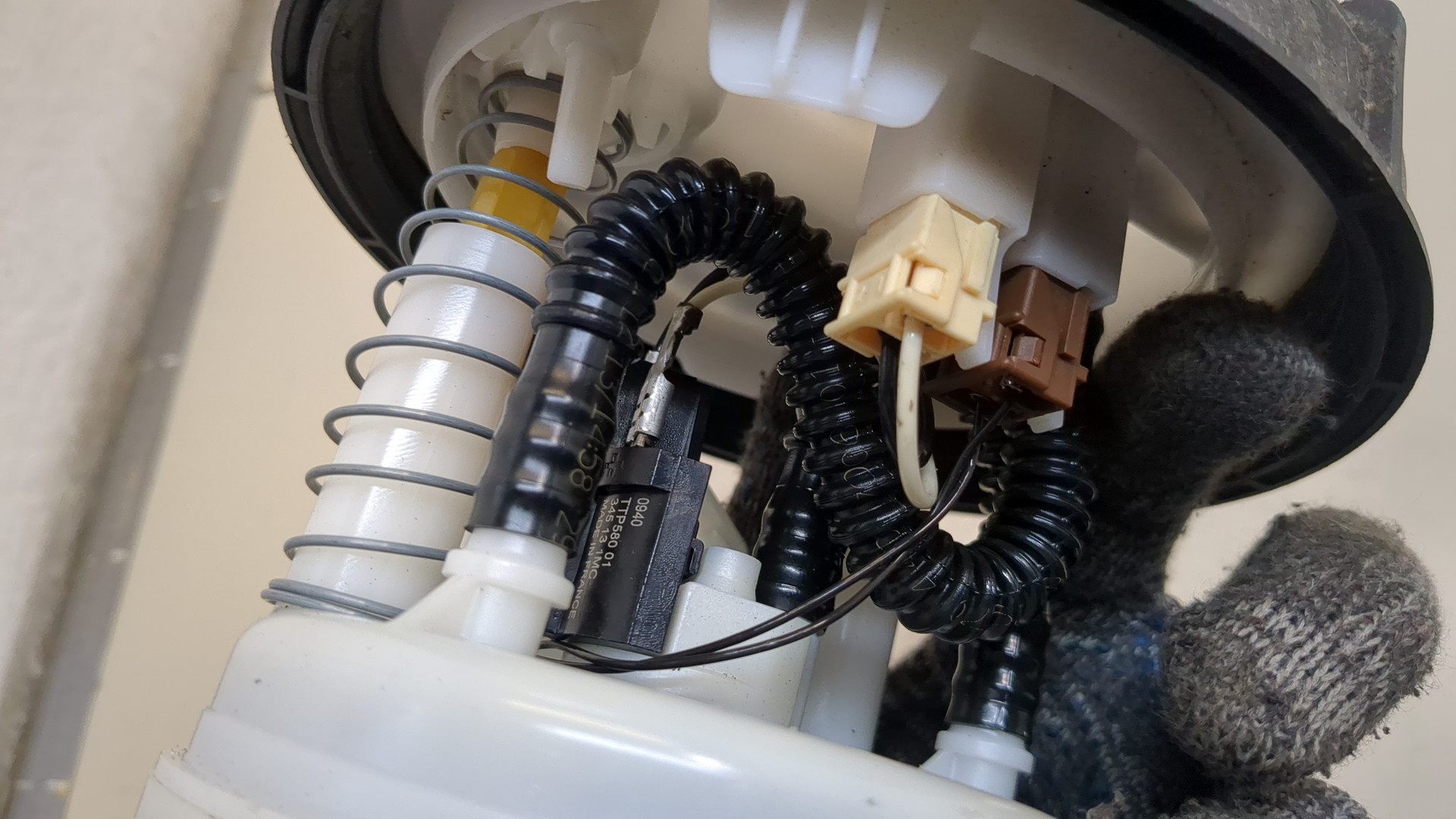 Насос топливный электрический