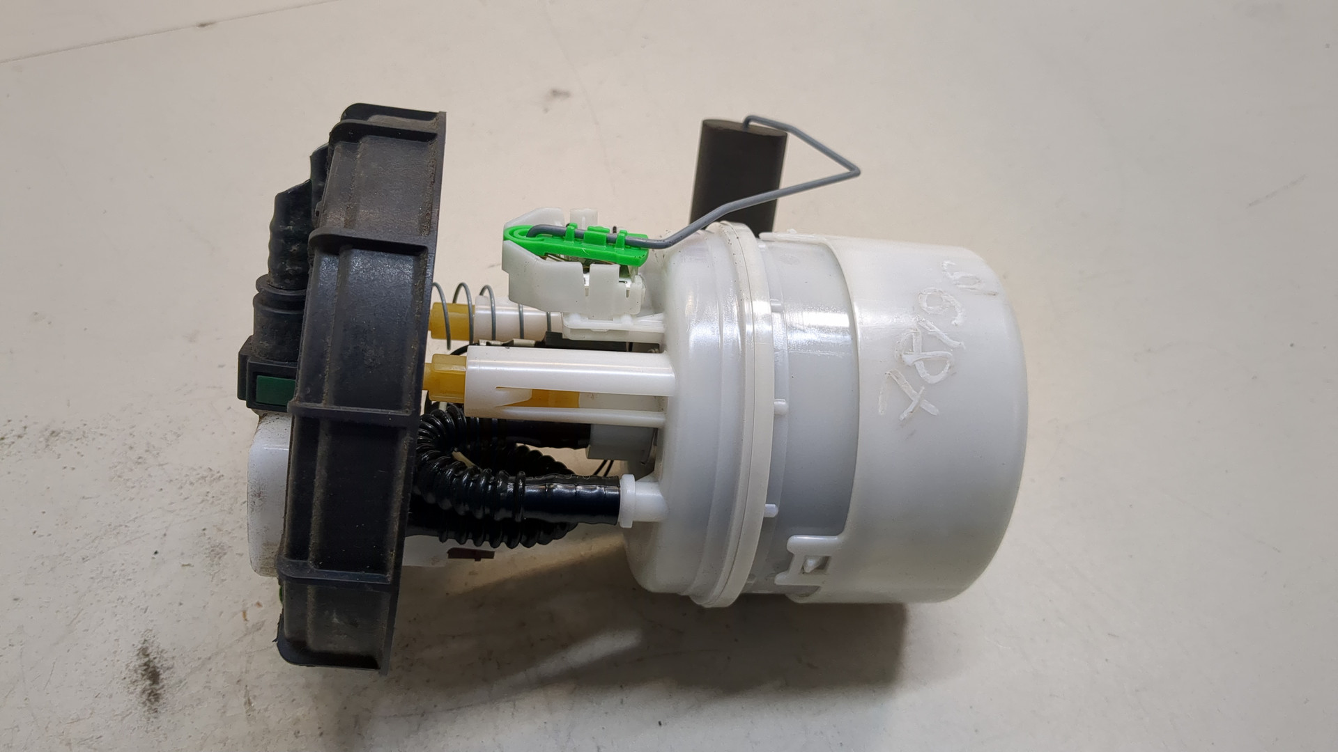 Насос топливный электрический