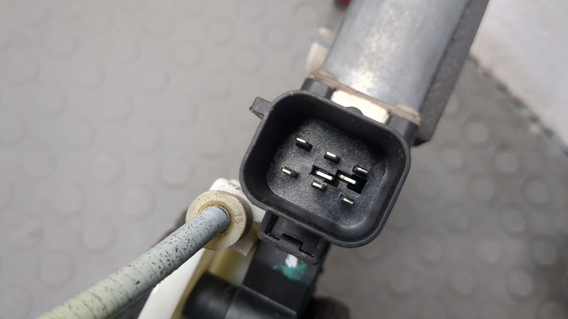 Стеклоподъемник электр. передний правый