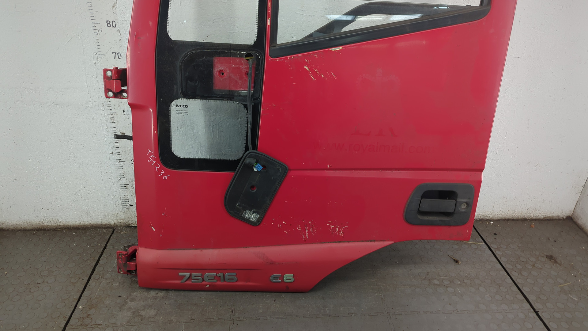 Дверь передняя левая