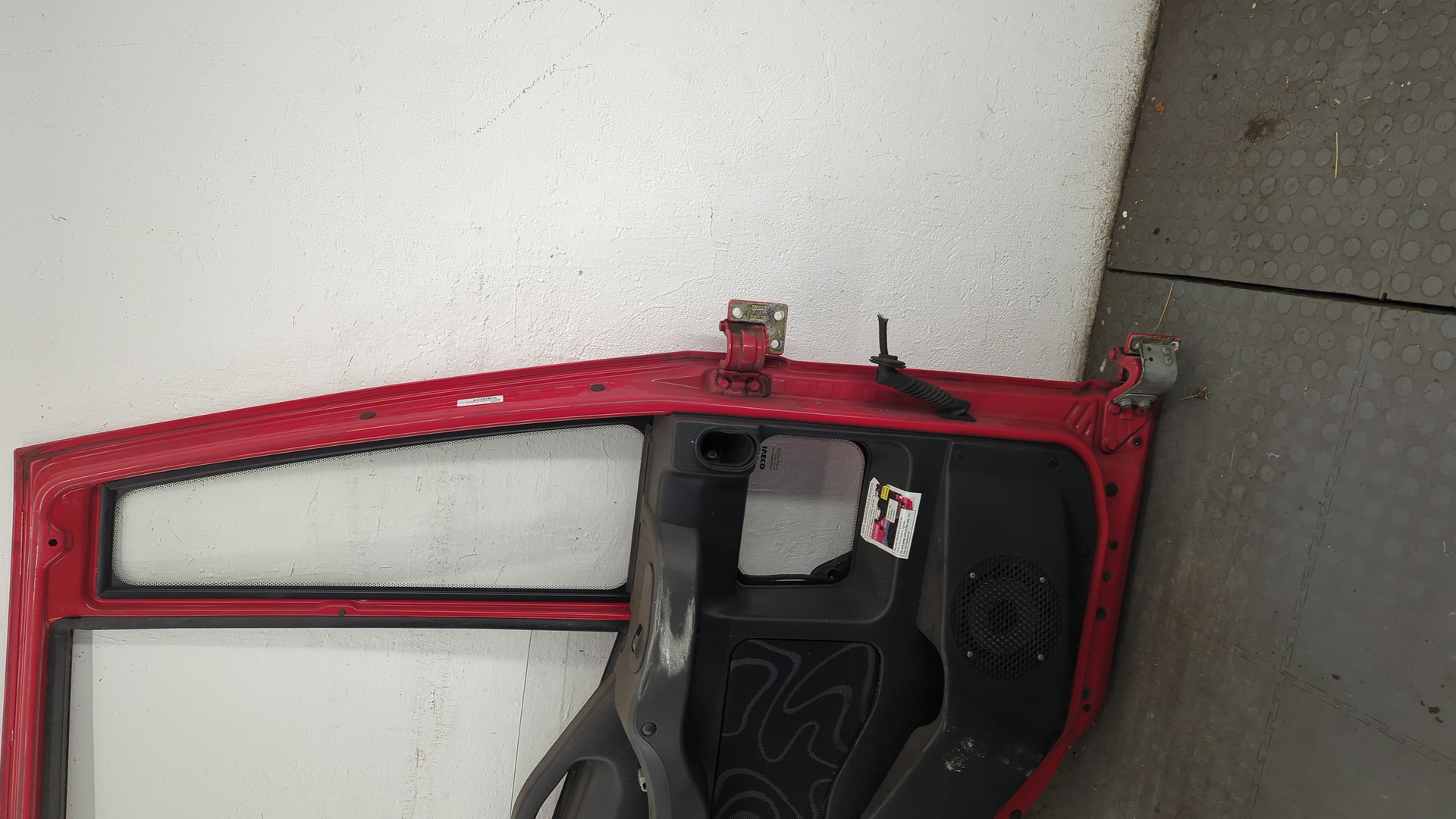 Дверь передняя левая