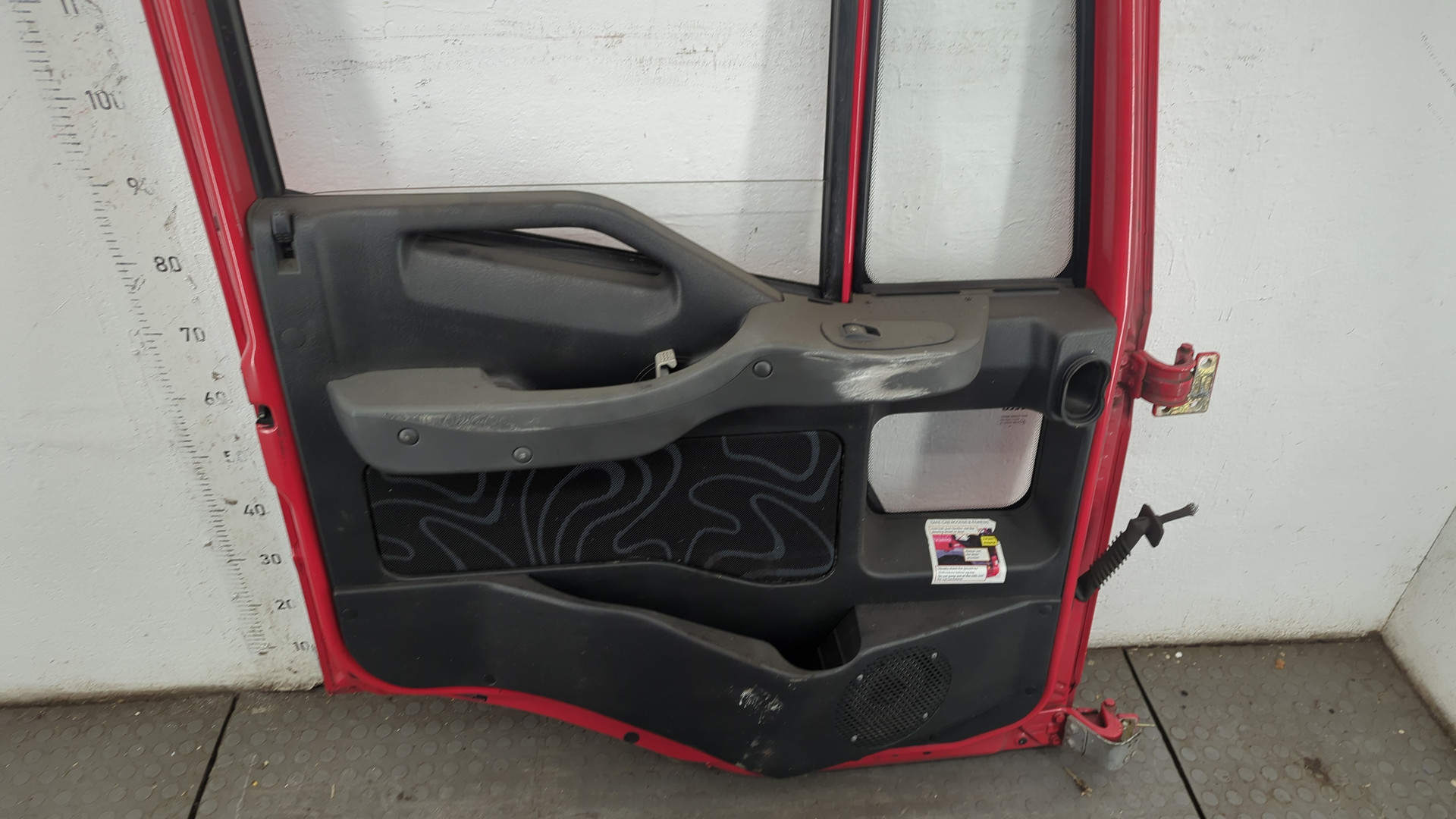 Дверь передняя левая