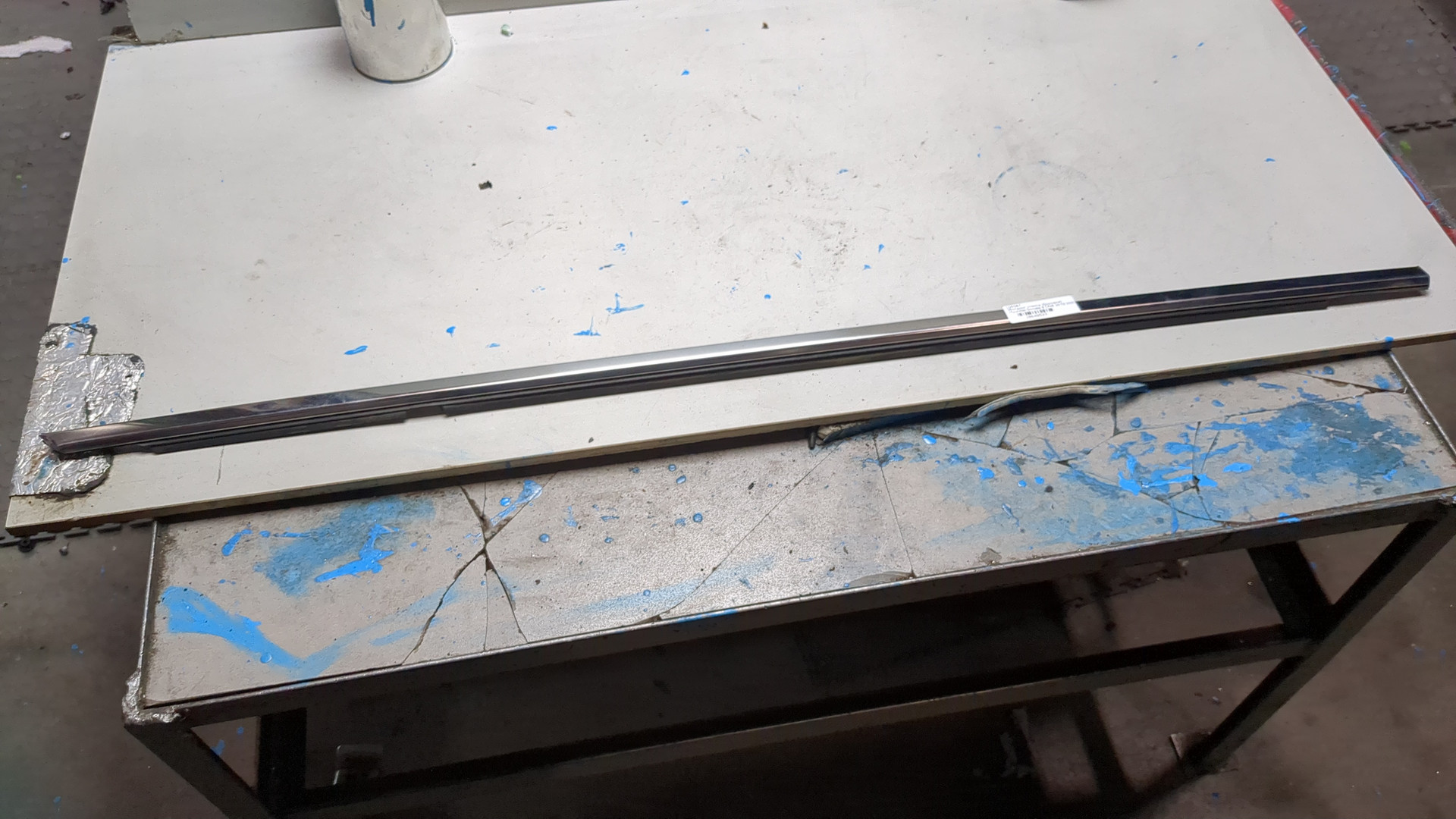 Накладка стекла переднего правого