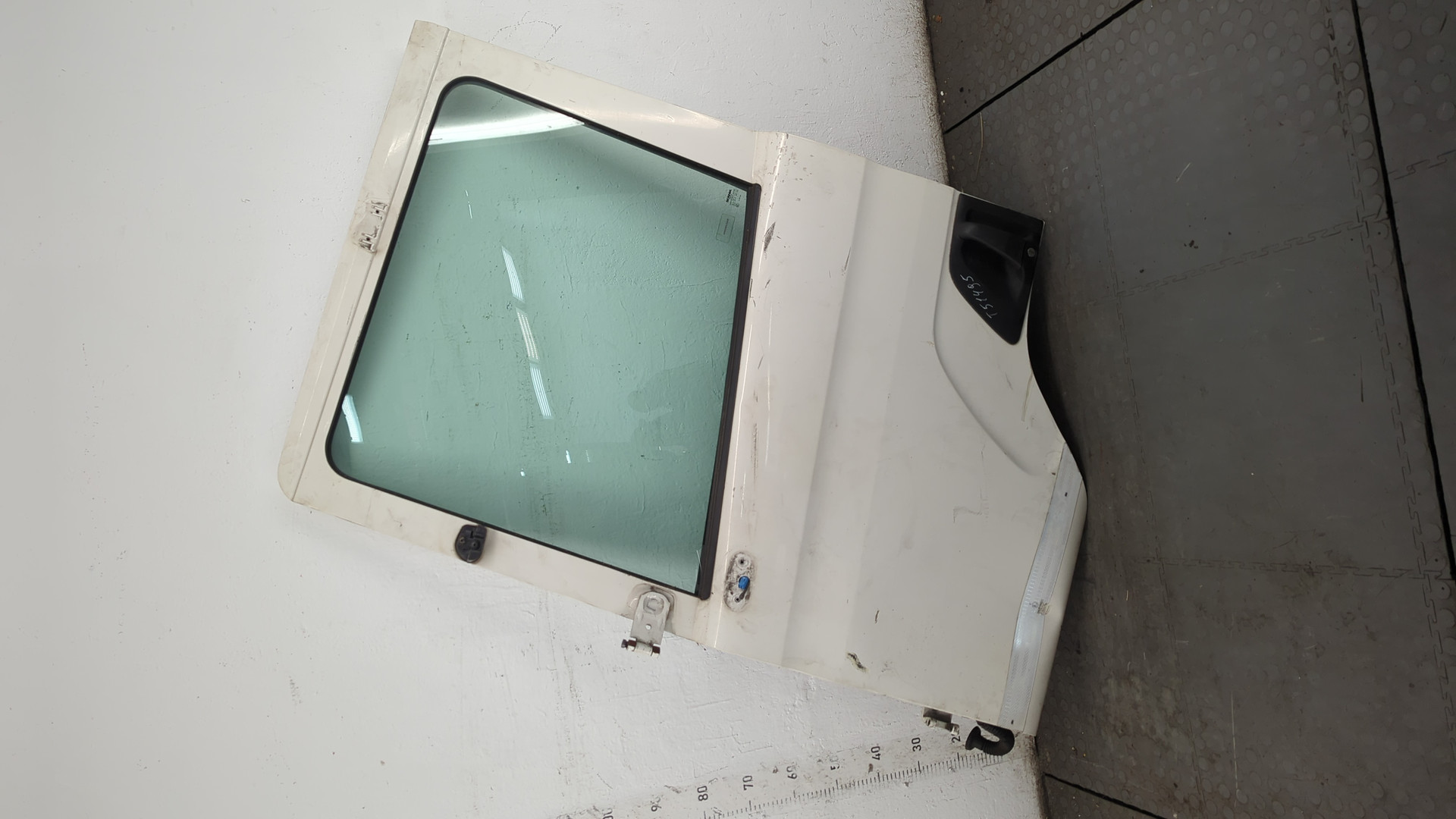 Дверь передняя левая