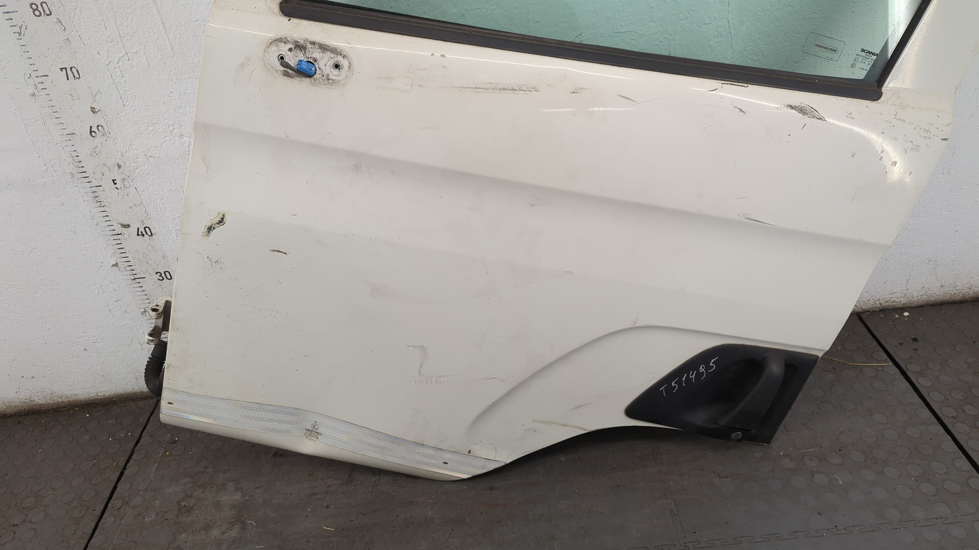 Дверь передняя левая