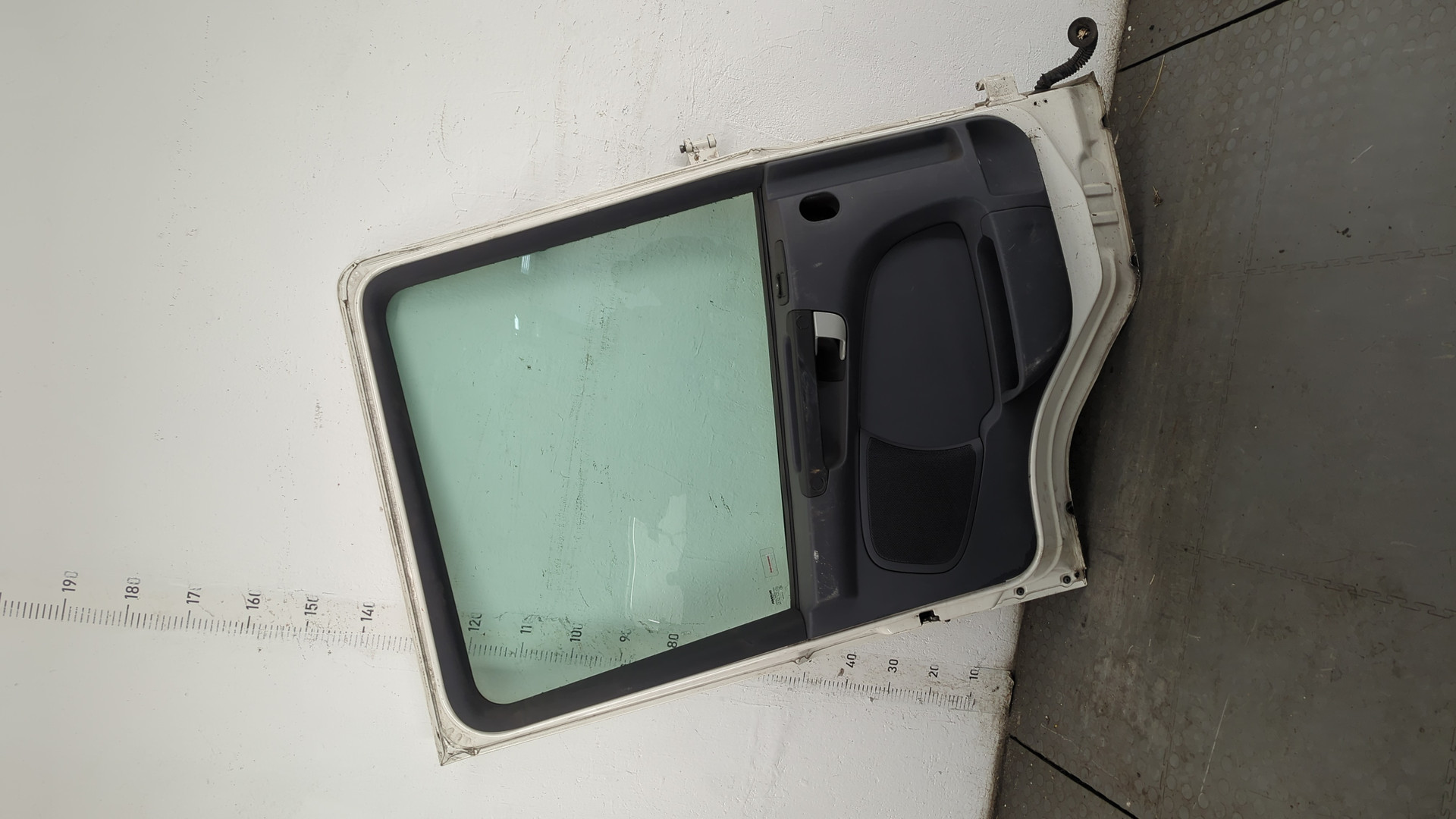 Дверь передняя левая