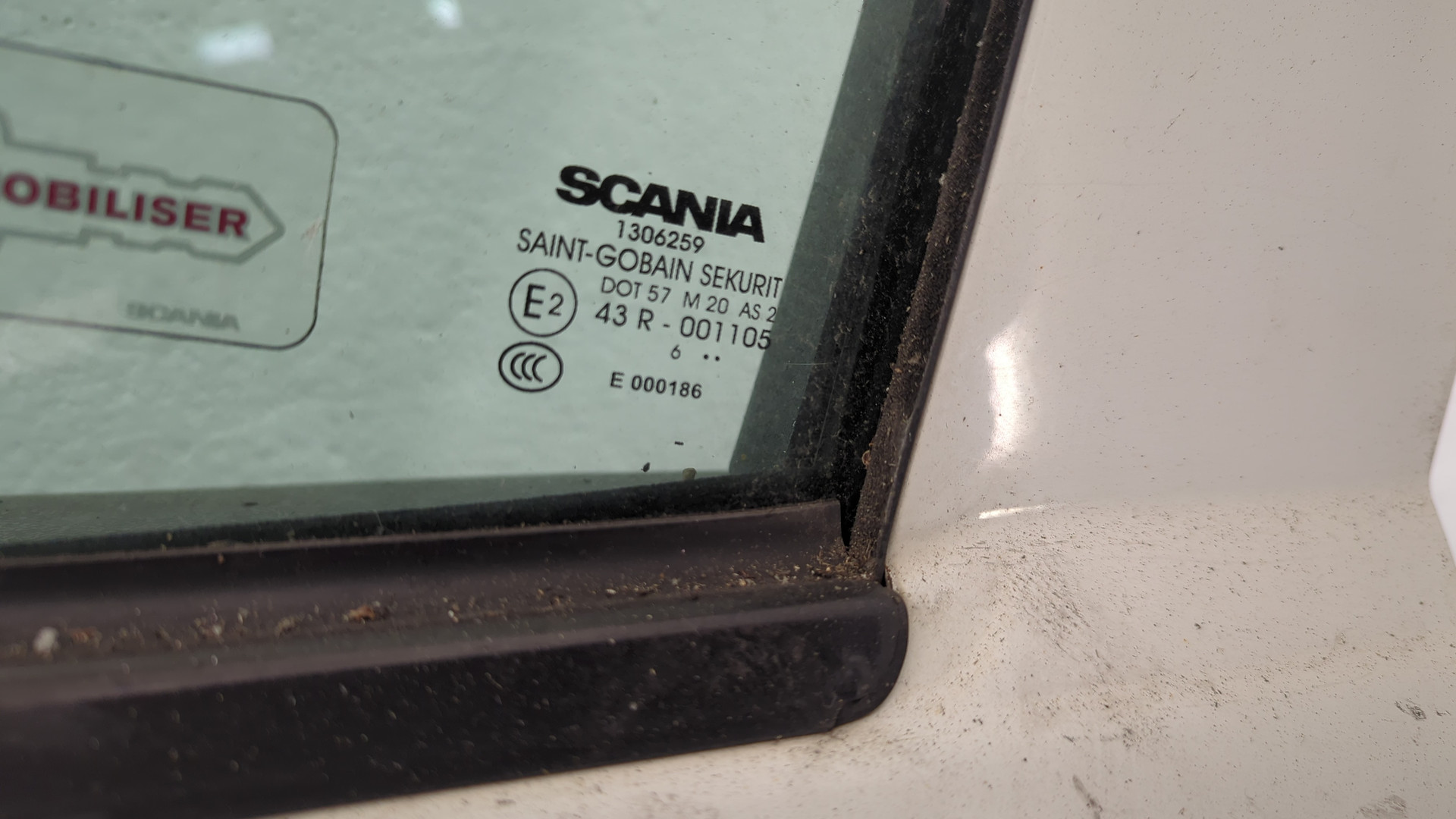 Дверь передняя левая