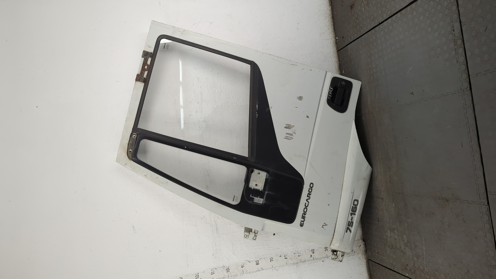 Дверь передняя левая