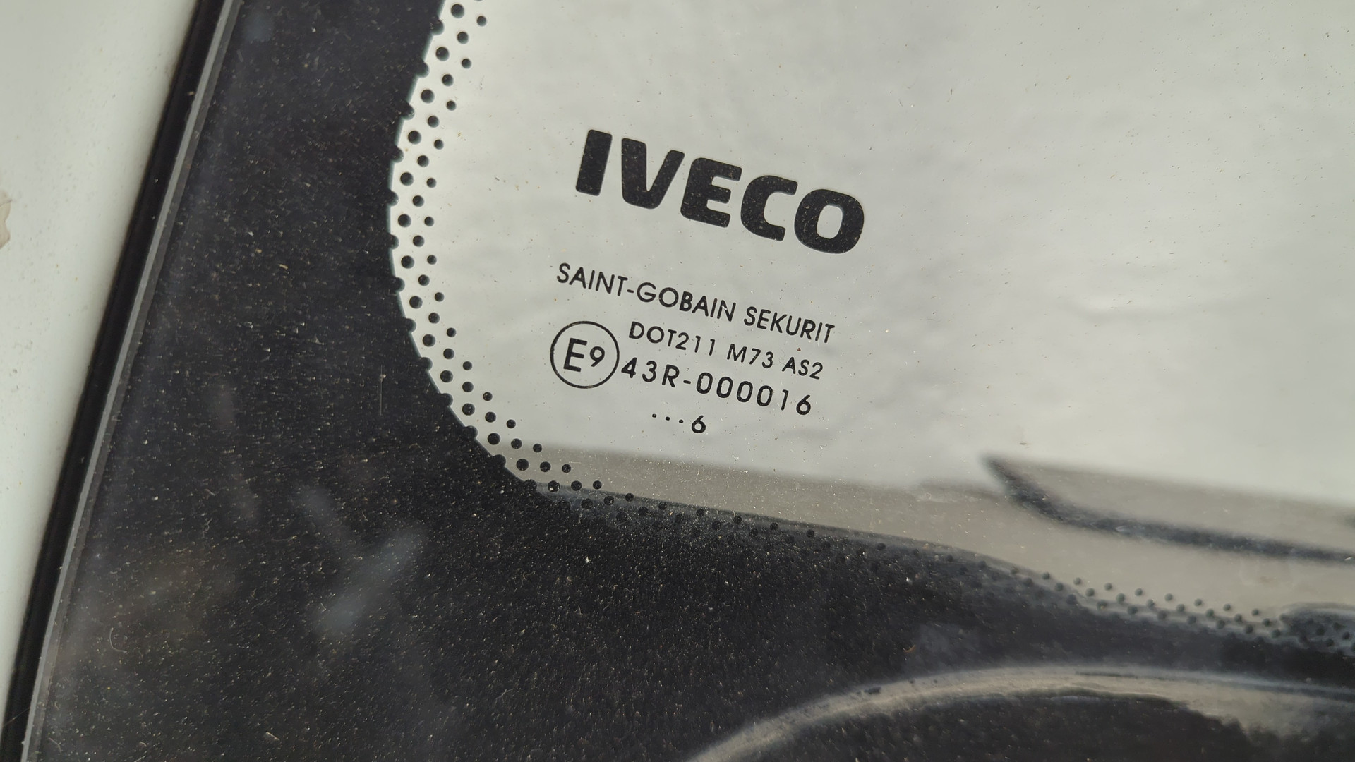 Дверь передняя левая