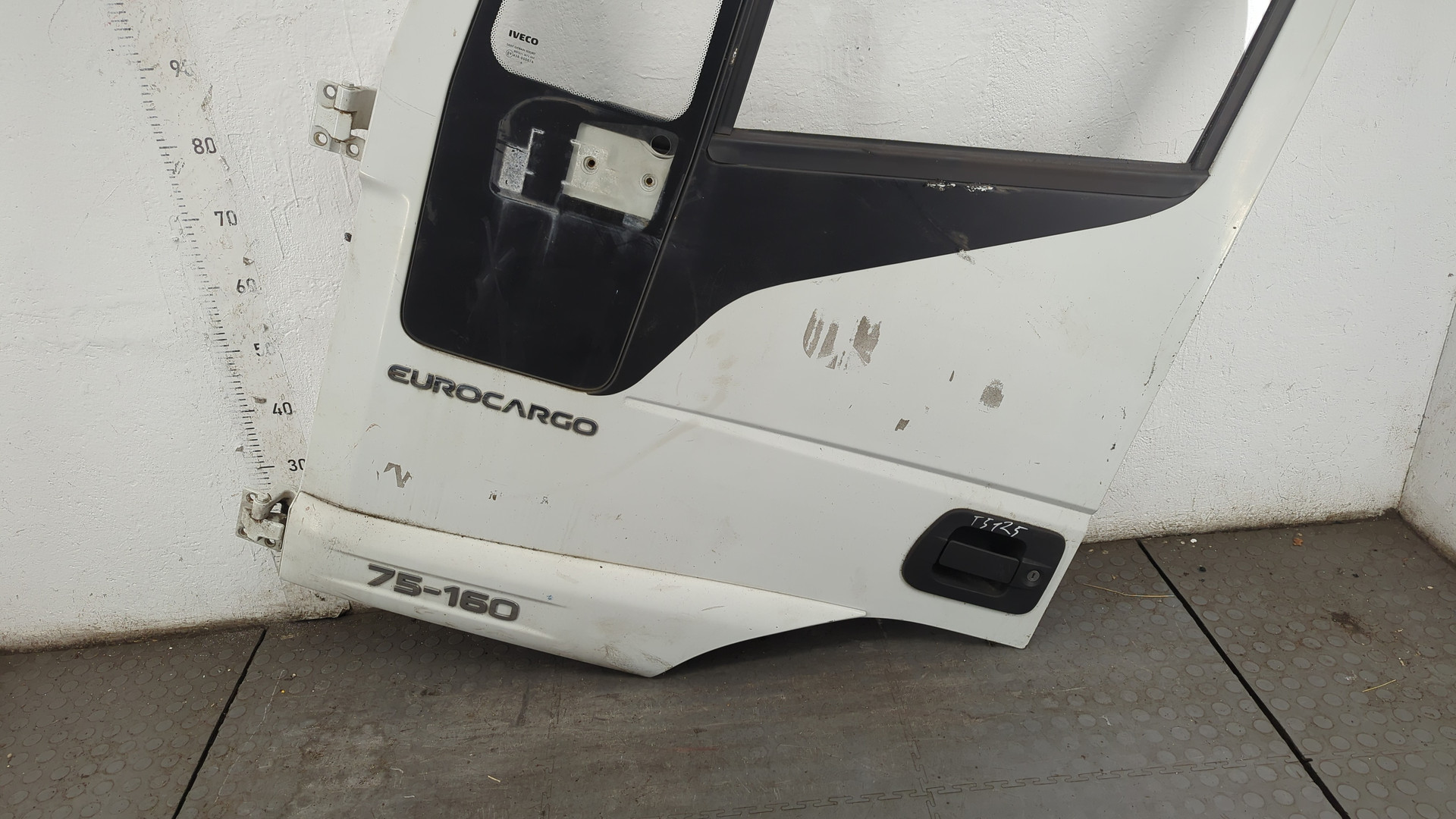 Дверь передняя левая