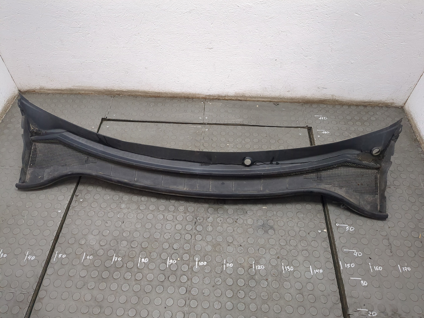 Решетка стеклоочистителей (Жабо)