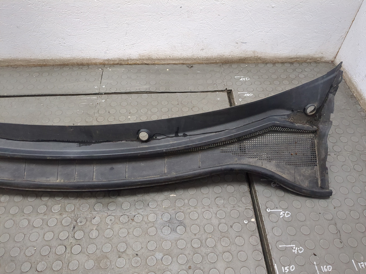 Решетка стеклоочистителей (Жабо)