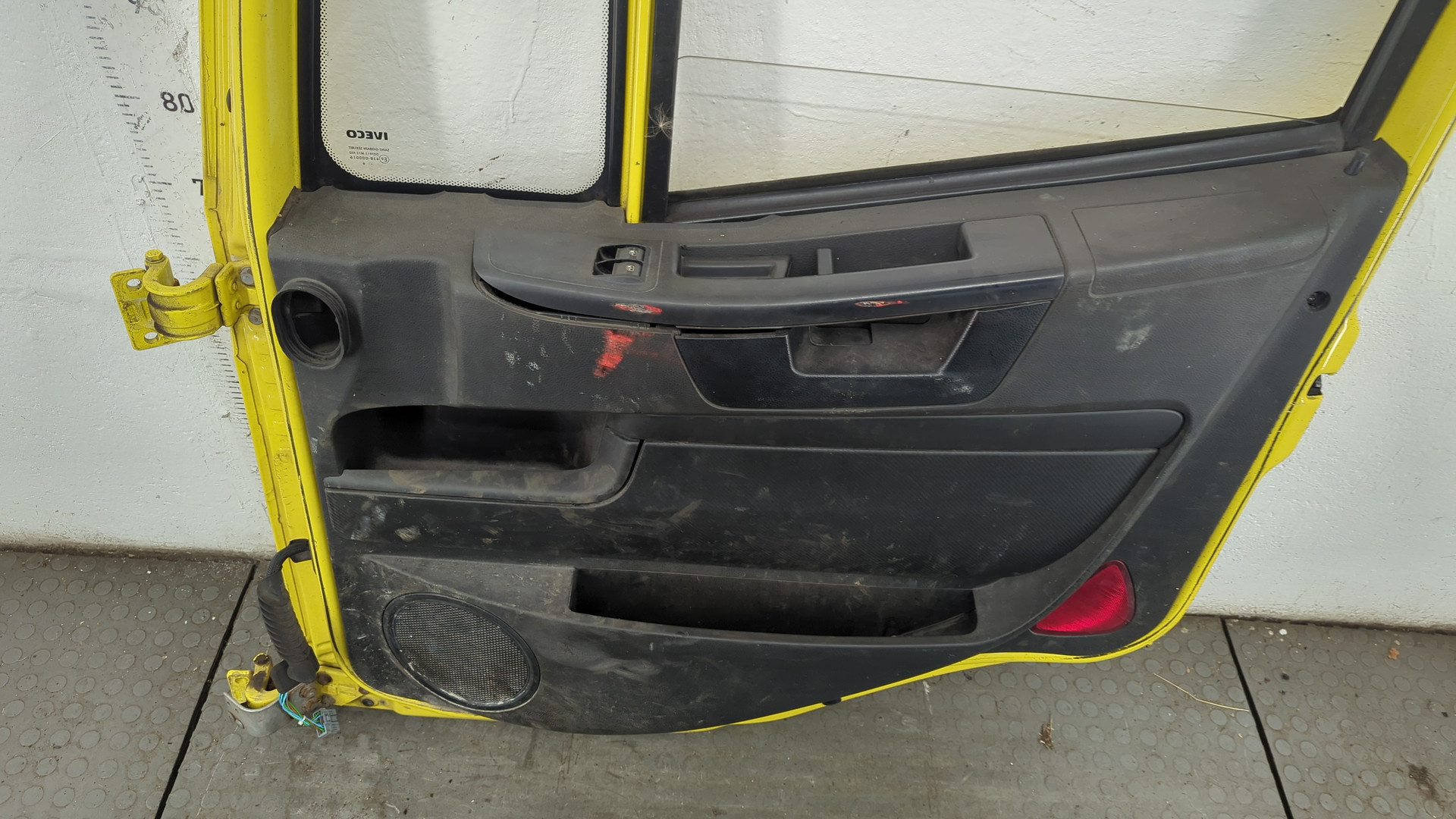 Дверь передняя правая