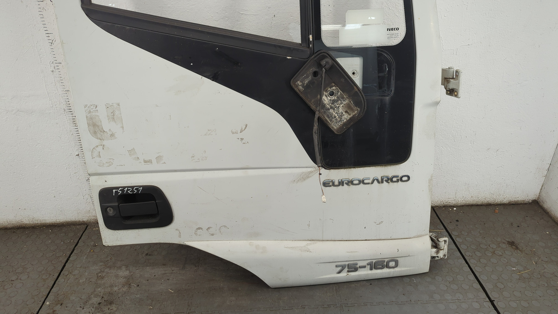 Дверь передняя правая