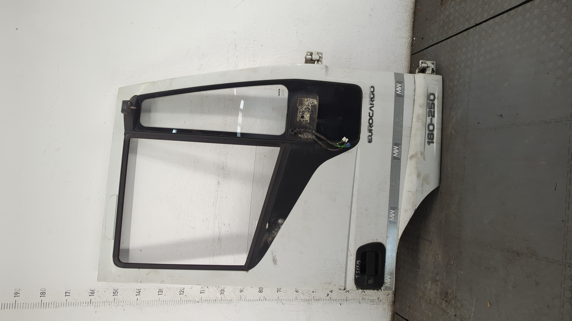 Дверь передняя правая