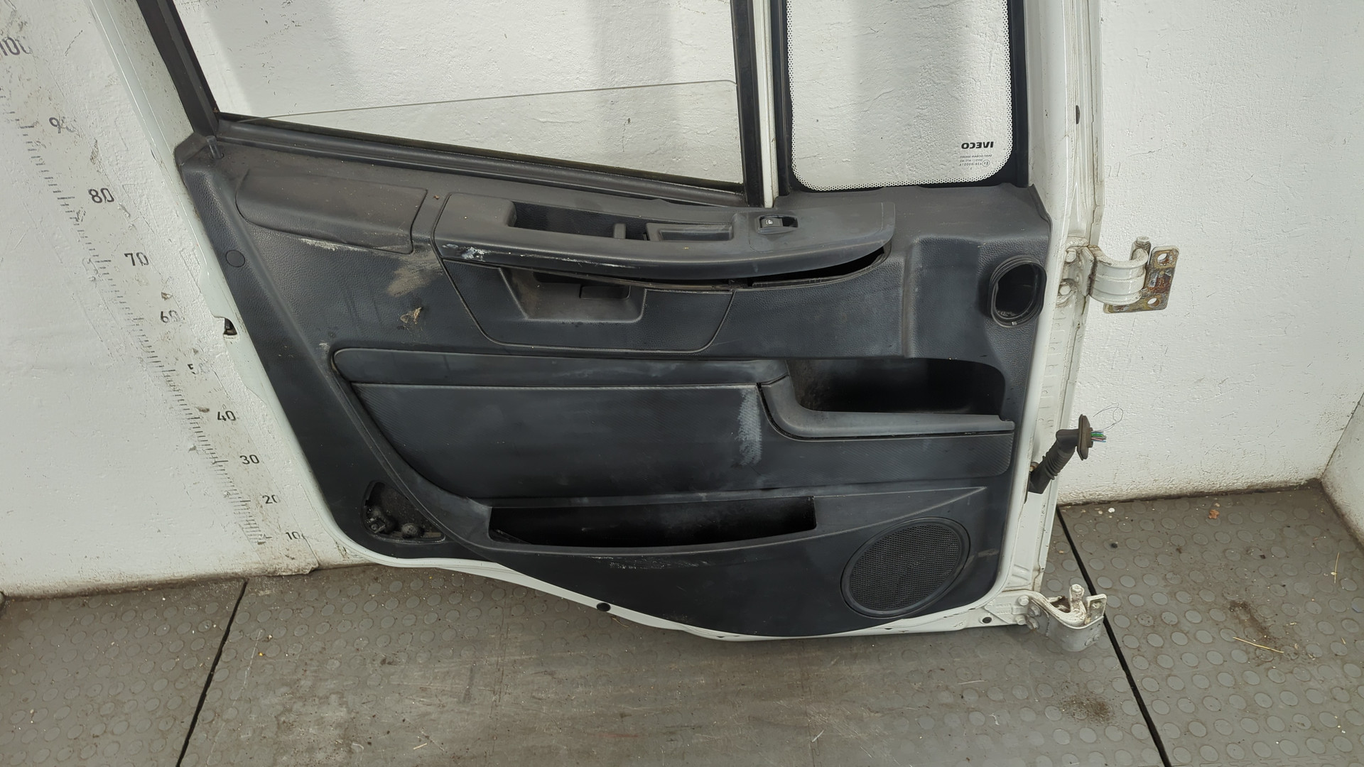Дверь передняя левая