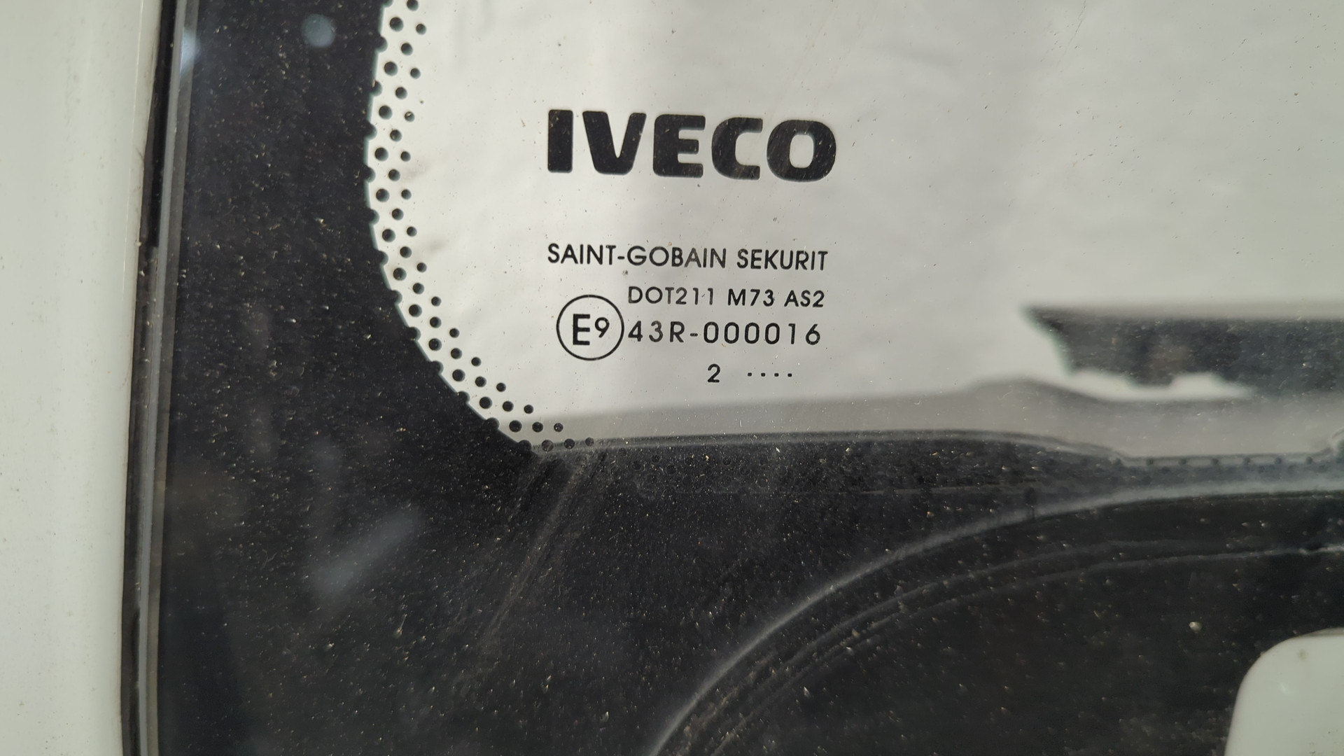 Дверь передняя левая