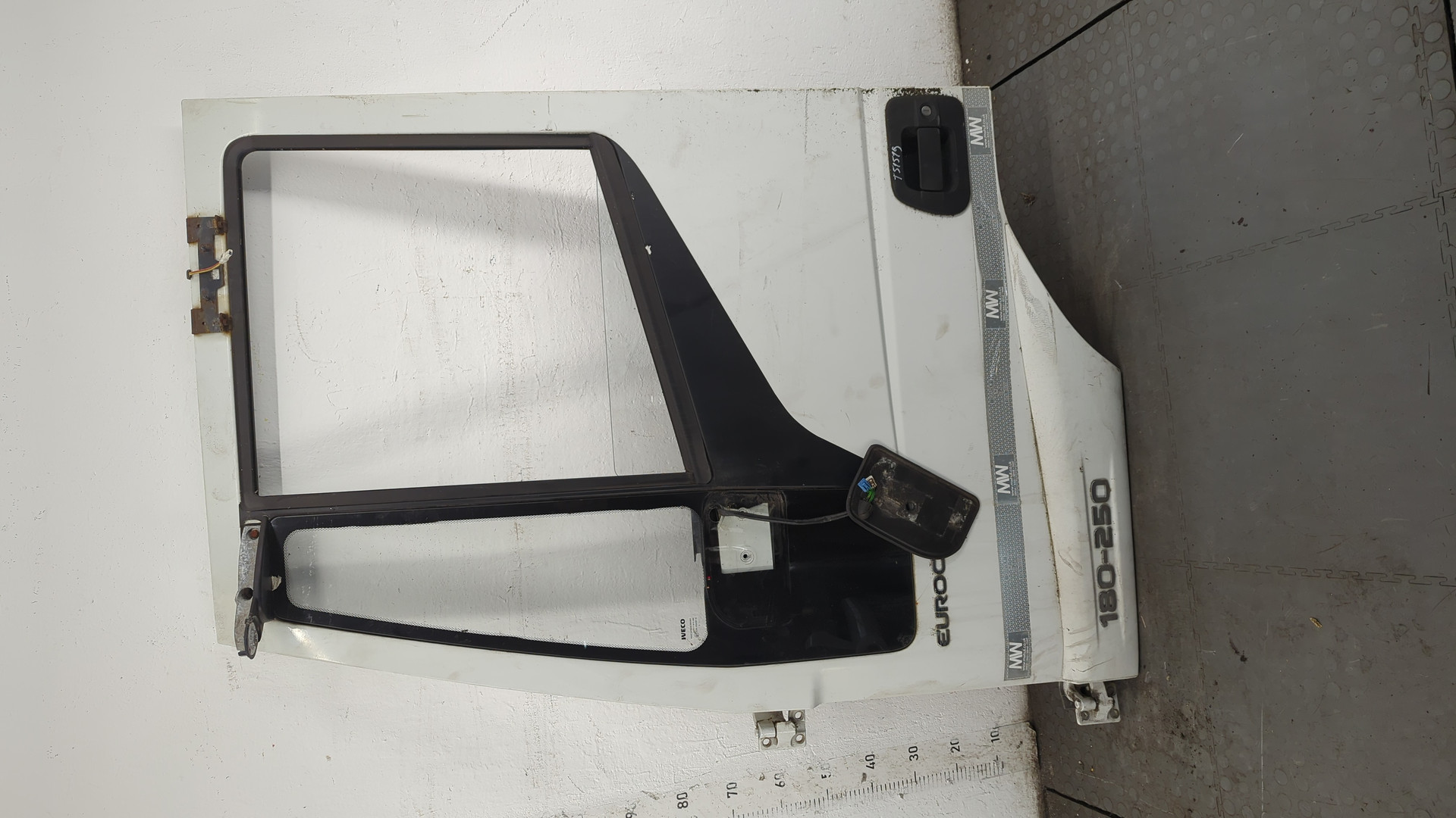 Дверь передняя левая