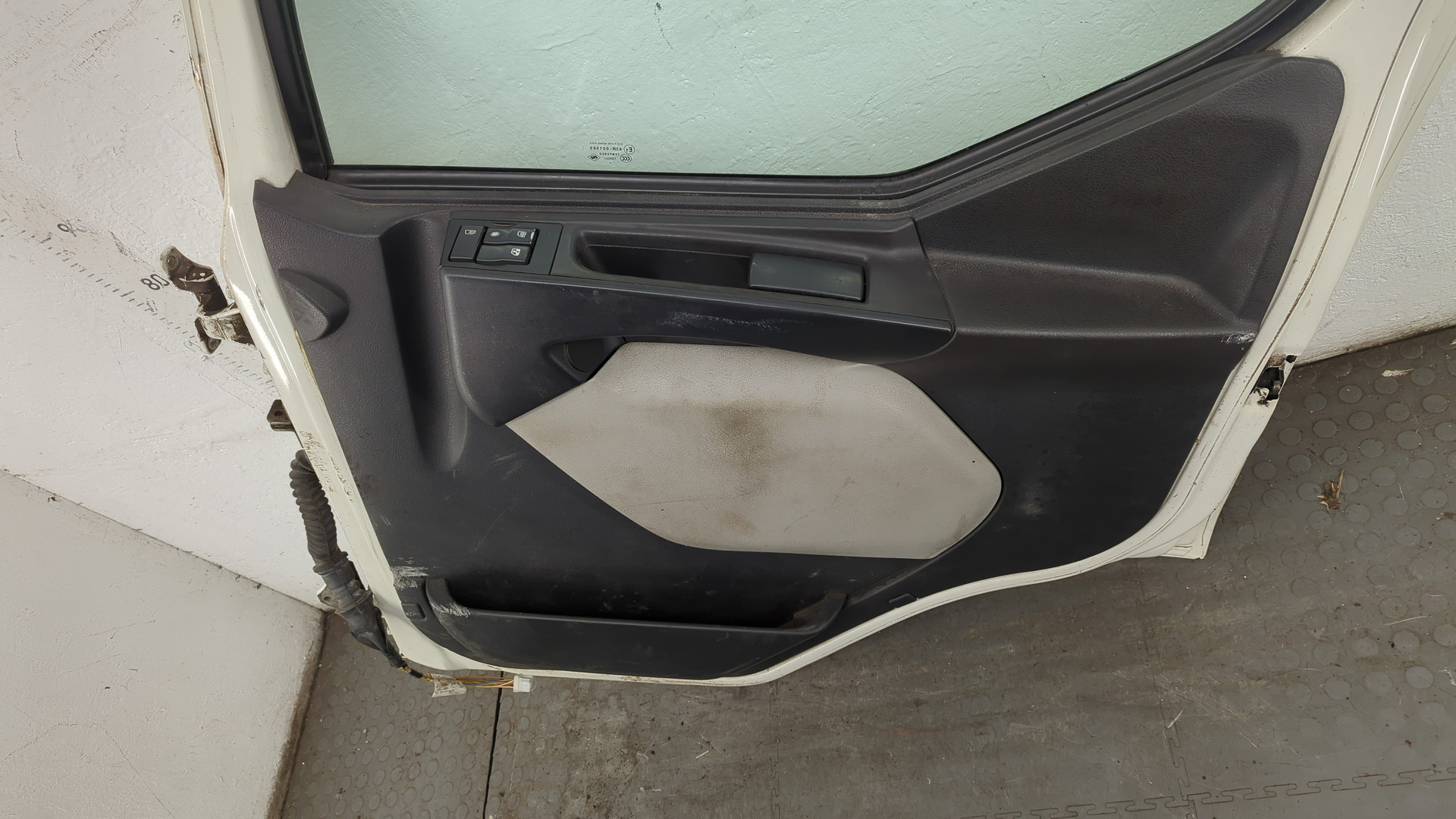 Дверь передняя правая