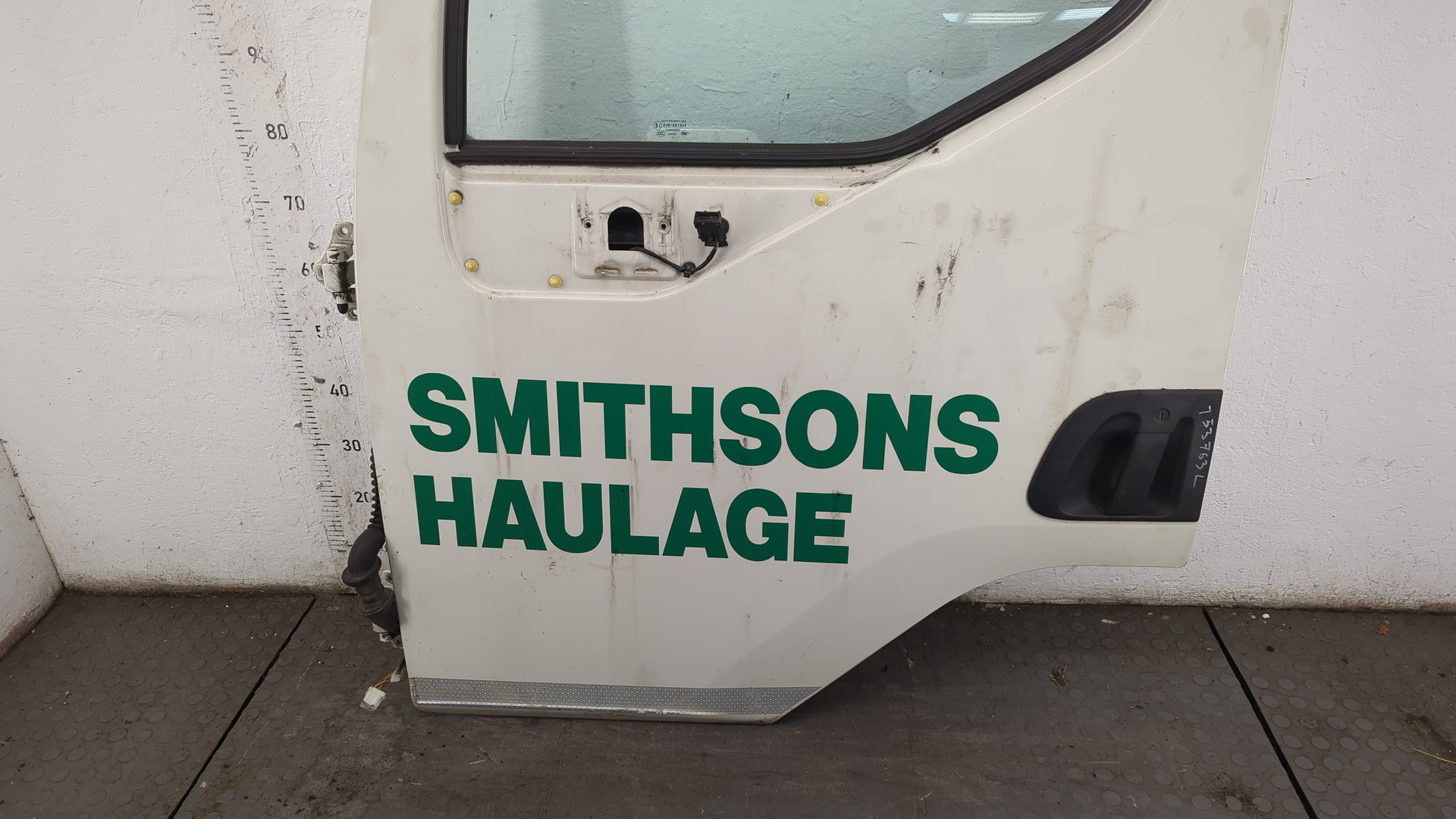 Дверь передняя левая