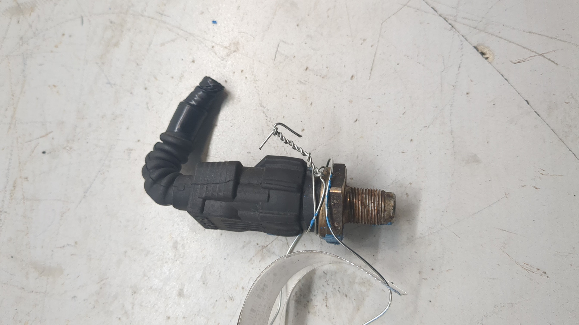 Регулятор давления топлива