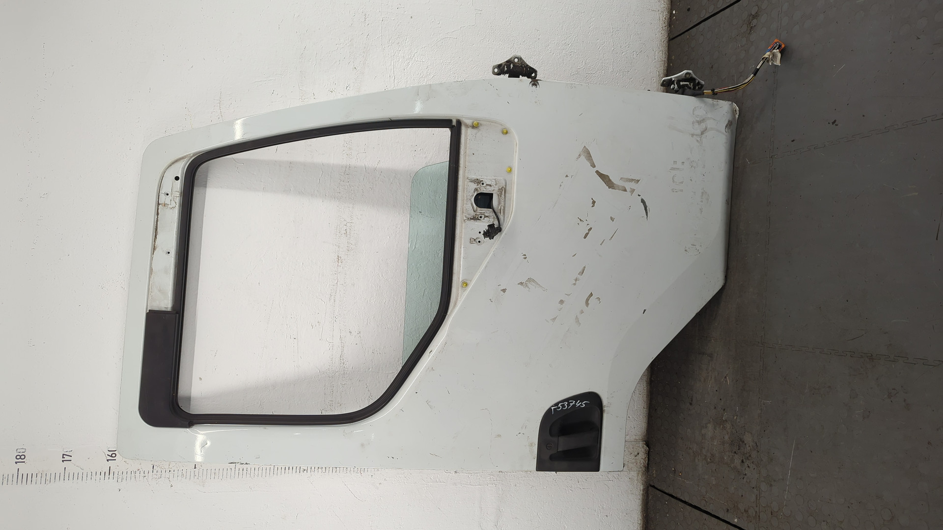 Дверь передняя правая