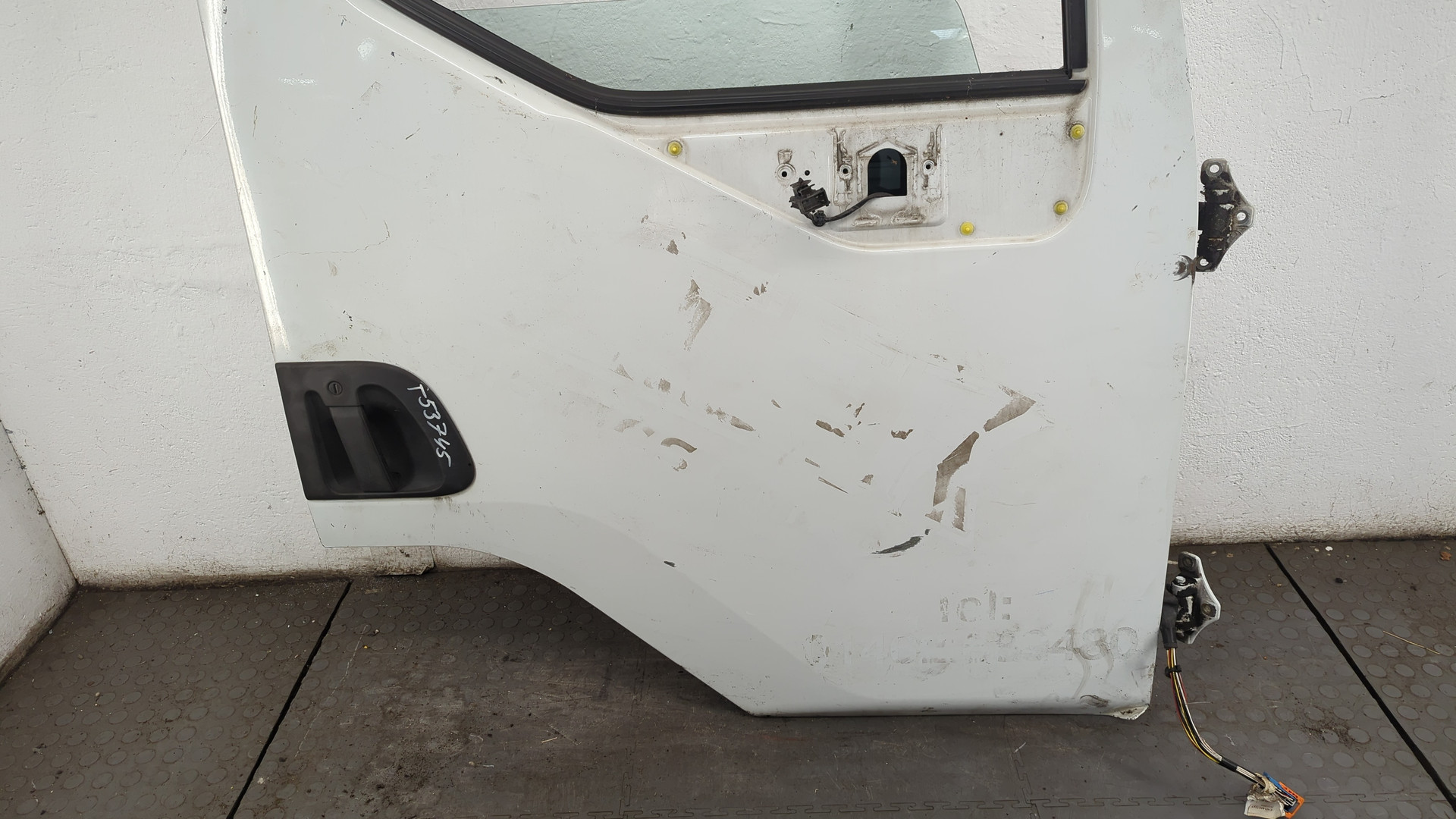 Дверь передняя правая