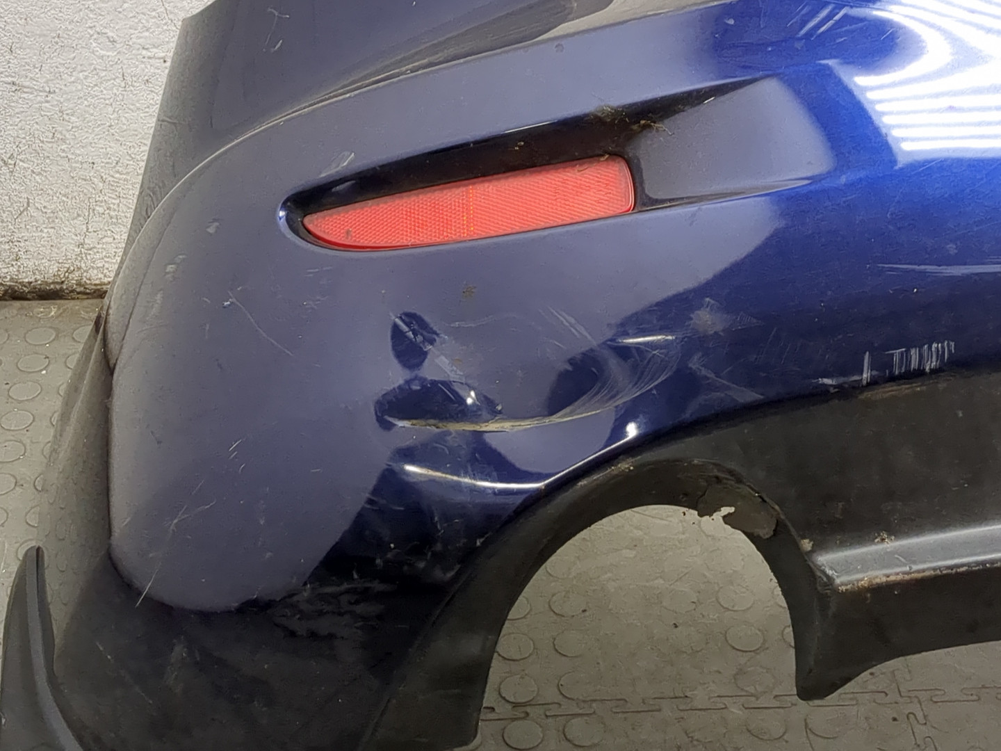 Бампер задний