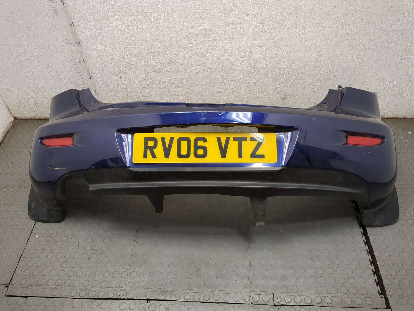 Бампер задний