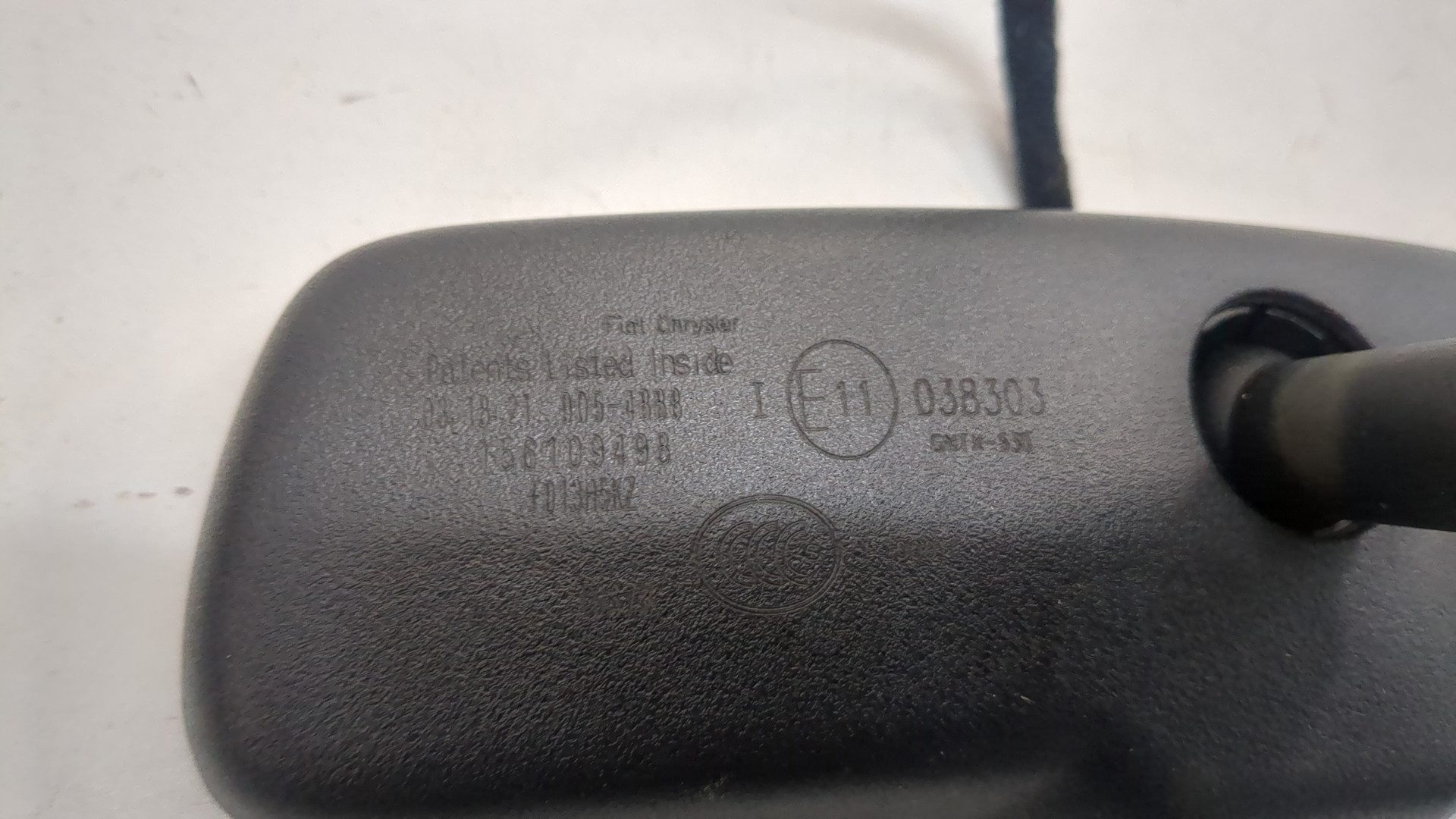 Зеркало заднего вида