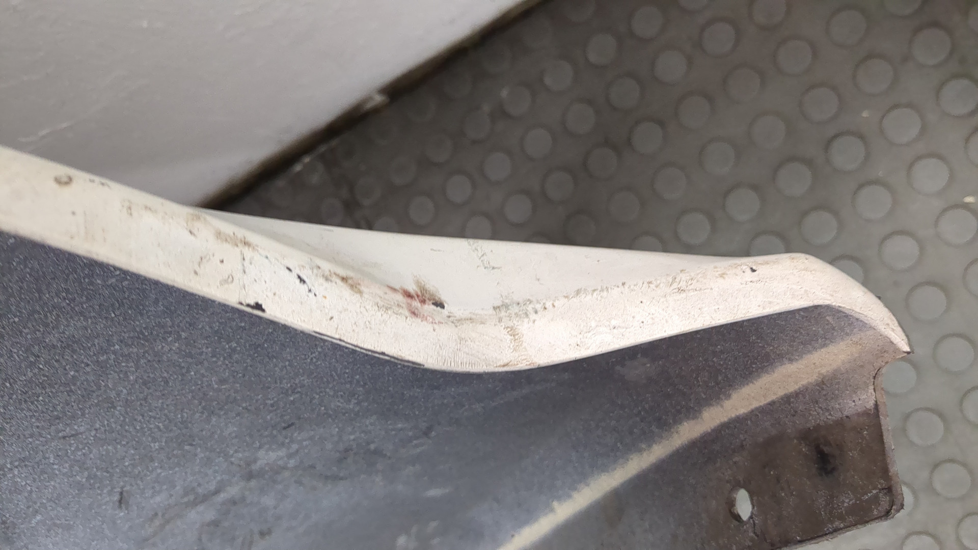 Бампер задний