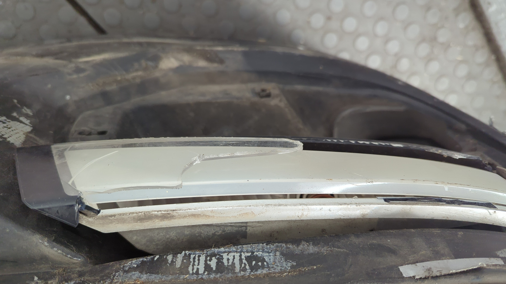 Бампер передний