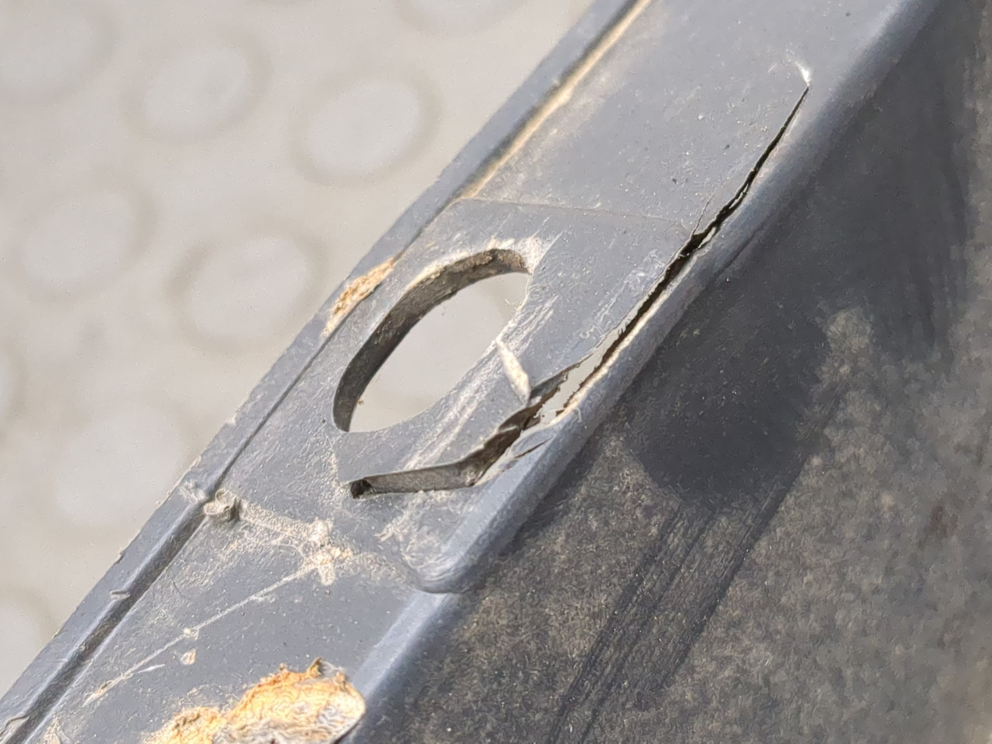 Бампер задний