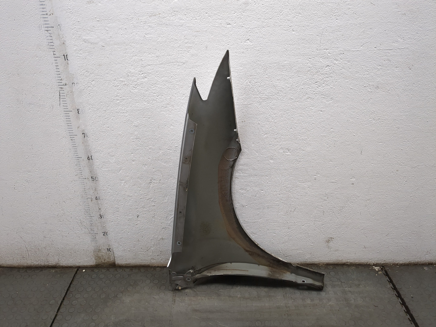 Крыло переднее левое