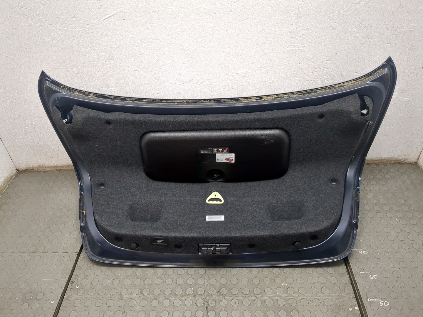 Дверь багажника