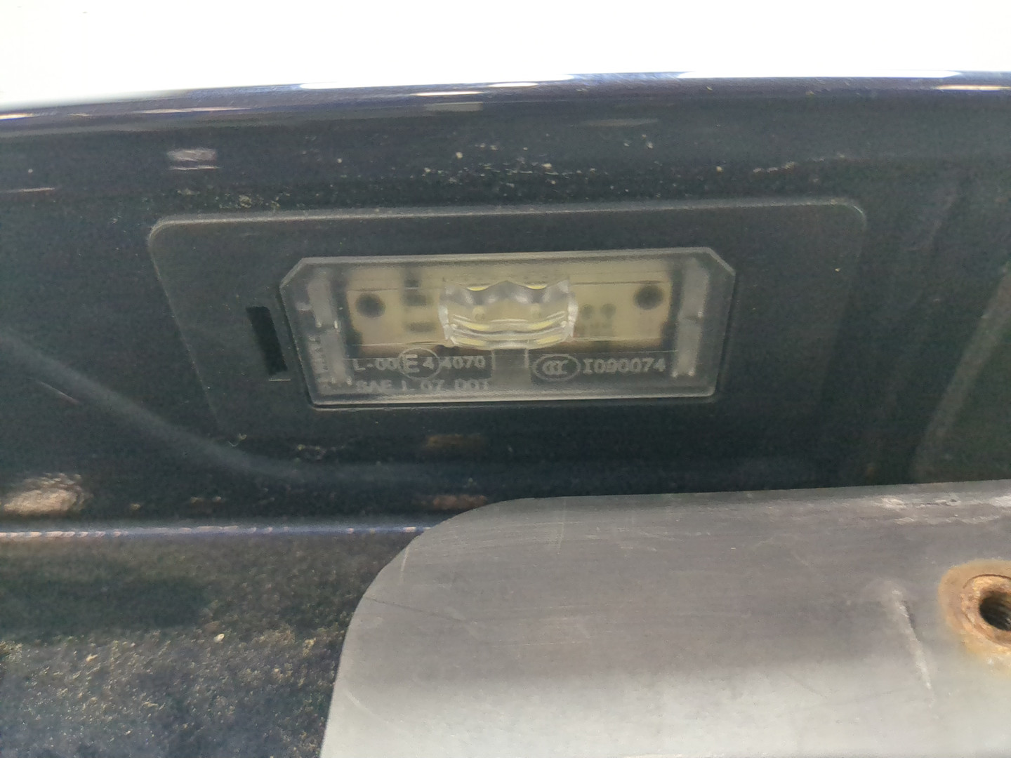 Дверь багажника