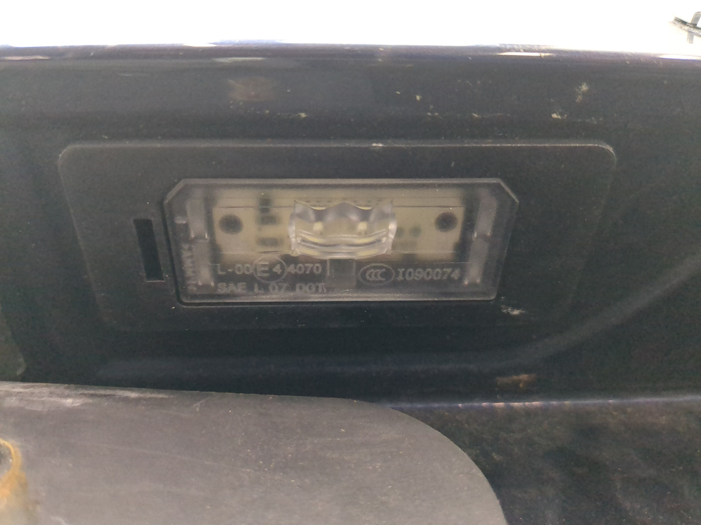 Дверь багажника