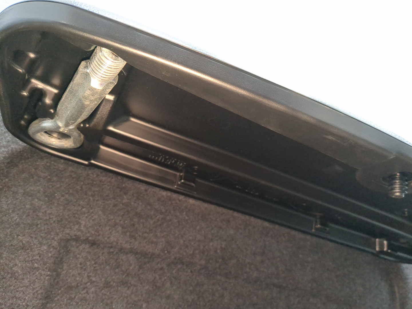 Дверь багажника