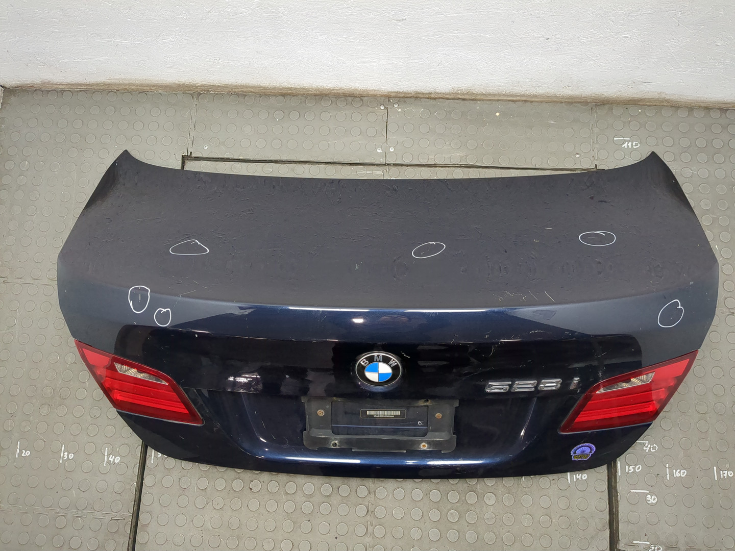 Дверь багажника