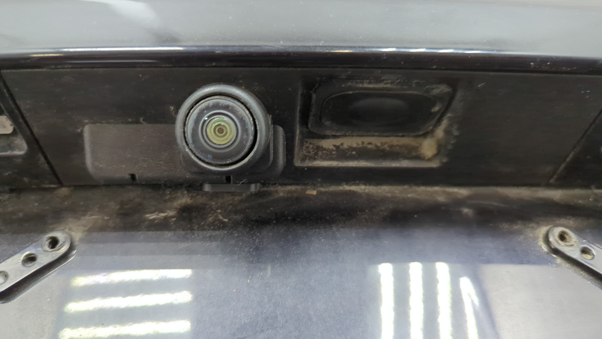 Дверь багажника