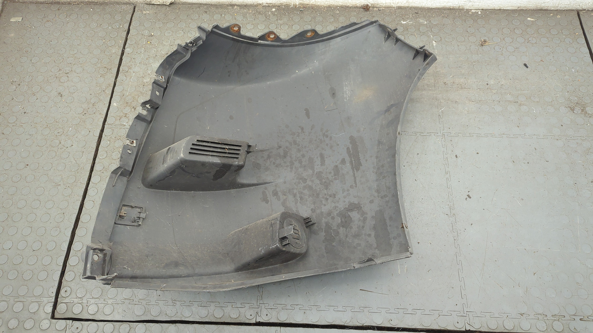 Накладка переднего бампера