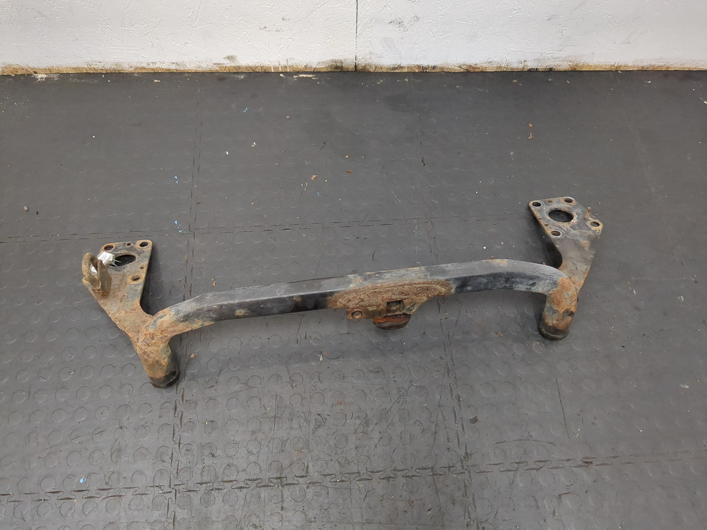 Балка подрадиаторная