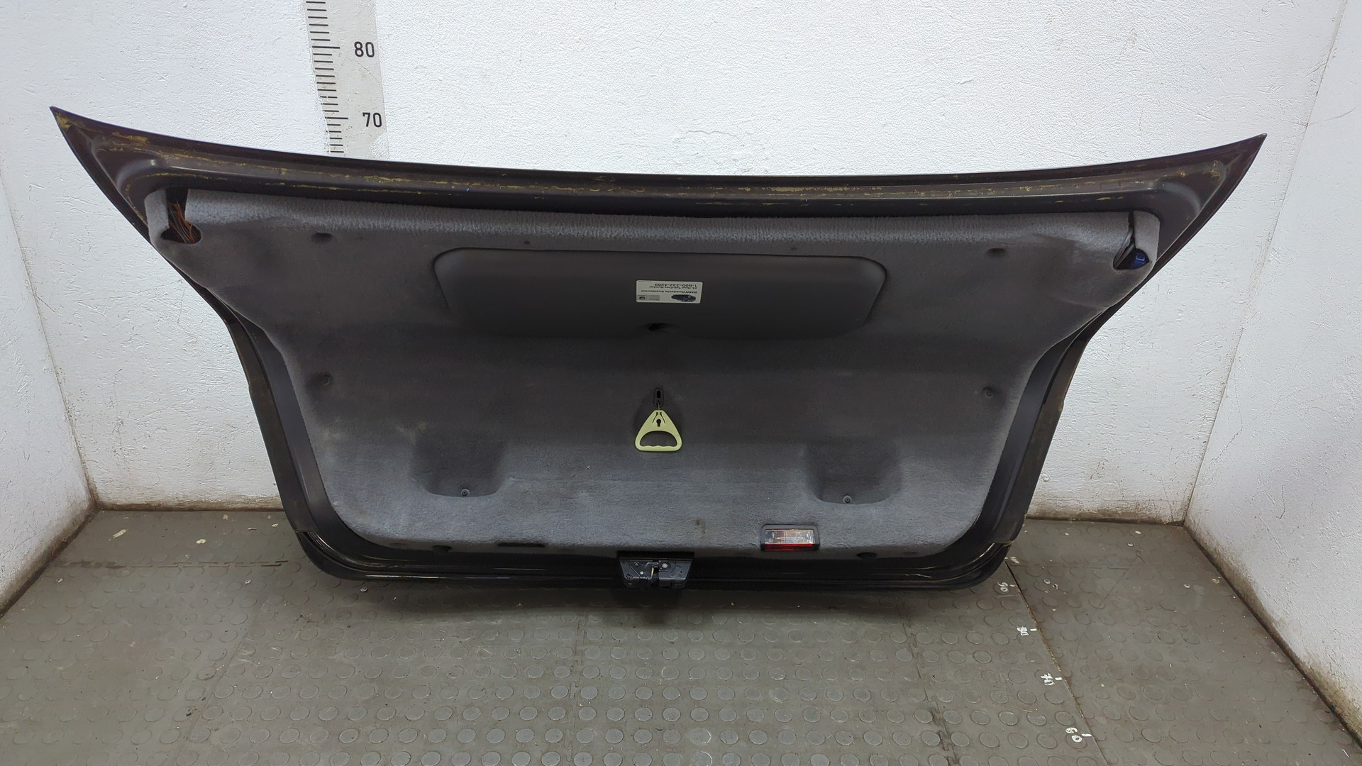 Дверь багажника