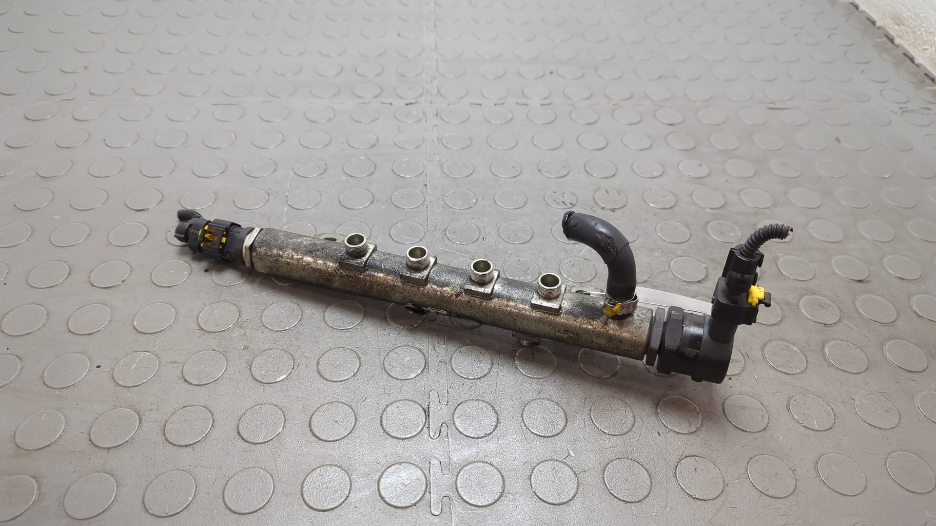 Рейка топливная (рампа)