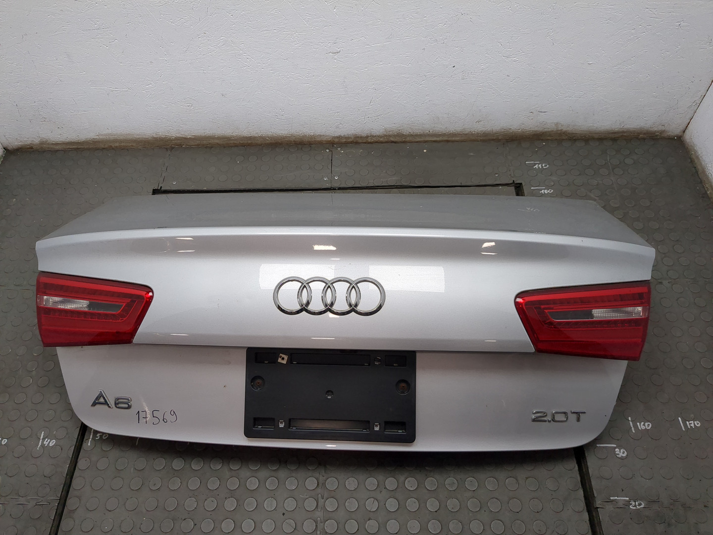 Дверь багажника