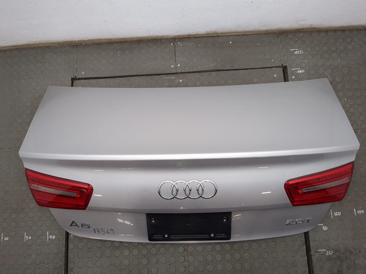 Дверь багажника