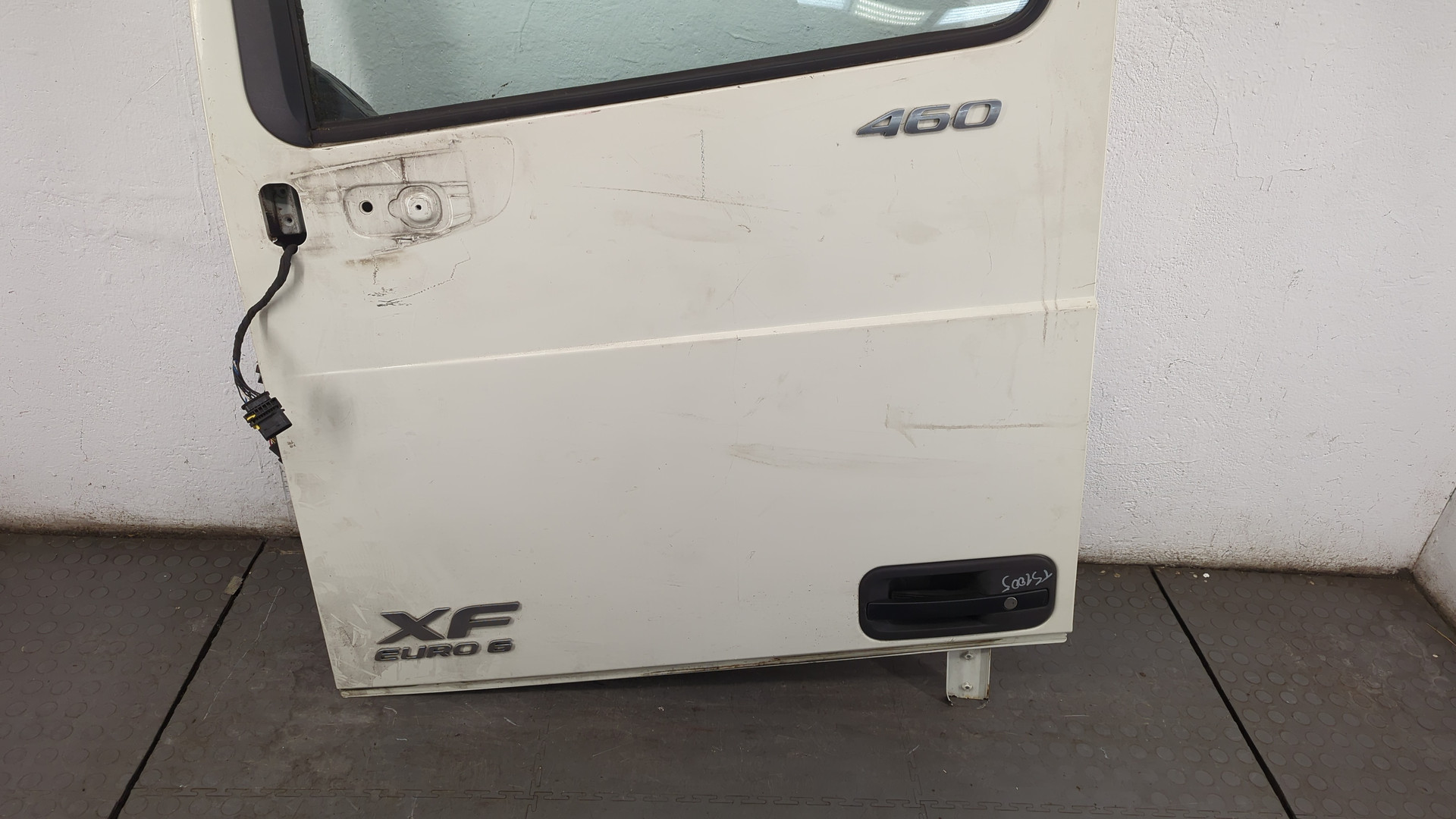 Дверь передняя левая