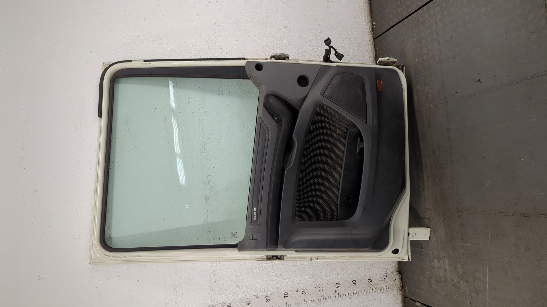 Дверь передняя левая